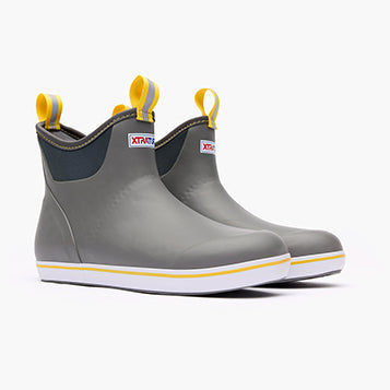 (取寄) エクストラタフ メンズ アンクル 6インチ デック ブーツ - メンズ Xtratuf men Ankle 6in Deck Boot - Men's Gray Men's Ankle Deck Boot – XTRATUF