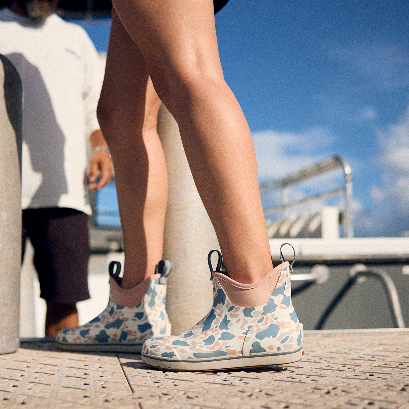 SOLOV　DAY&SWIM TRIMARM COVER IVORY Women's Ankle Deck Boot – XTRATUF